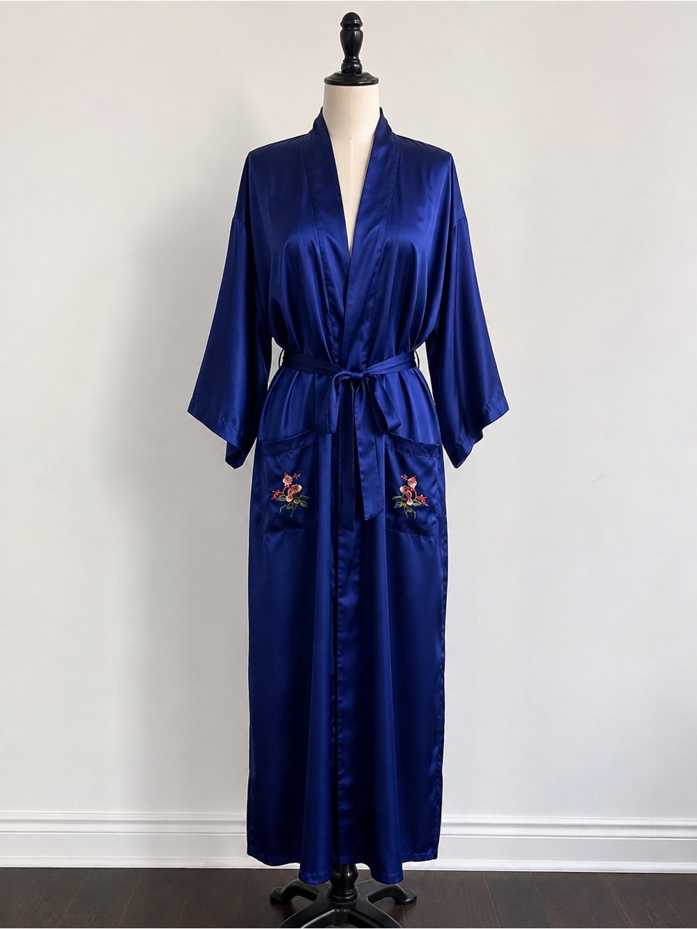 Vintage 1960s/70s Lyre Bird Chinese Satin Embroidered Kimono Robe Royal Blue med